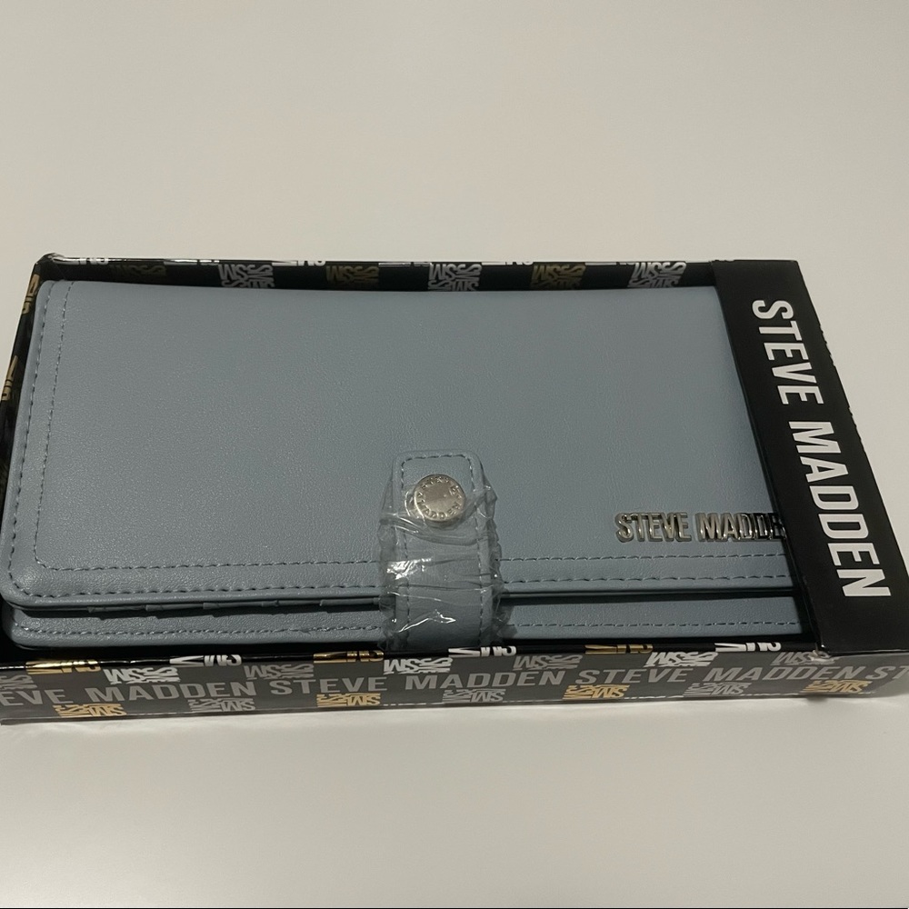Steve Madden Snap Closure Wallet pale blue